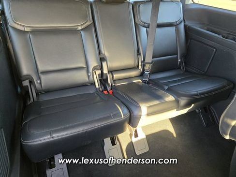 Used 2025 Ford Expedition Platinum AWD/4WD image 16