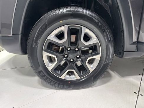 Used 2018 Jeep Compass Trailhawk w/ Navigation Group AWD/4WD image 8