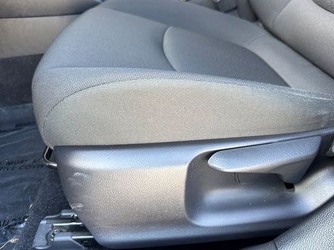 Used 2022 Toyota Corolla LE FWD image 14