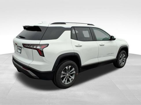 New 2026 Chevrolet Equinox LT w/ Convenience Package II FWD image 3