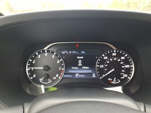 Used 2022 Nissan Frontier SV w/ Technology Package image 25