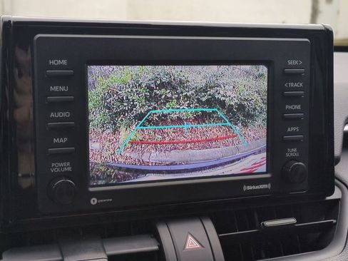 Used 2021 Toyota RAV4 XLE w/ Convenience Package image 21