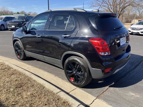 Used 2018 Chevrolet Trax LT w/ Redline Edition image 17