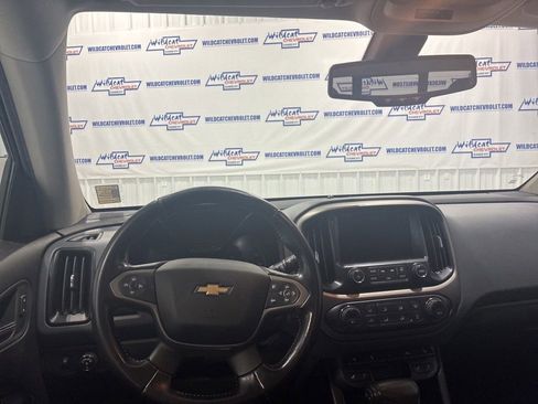 Used 2016 Chevrolet Colorado Z71 w/ Z71 Midnight Edition AWD/4WD image 2