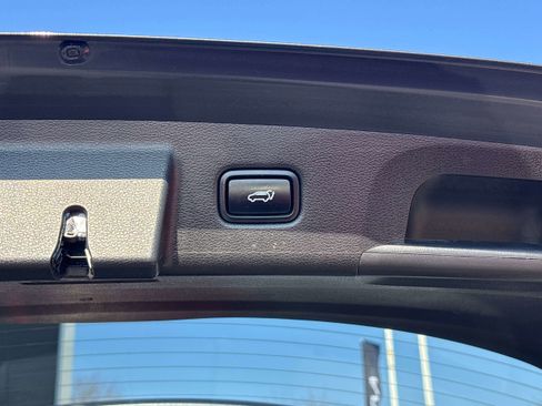 Used 2022 Kia Telluride EX w/ EX Premium Package image 16