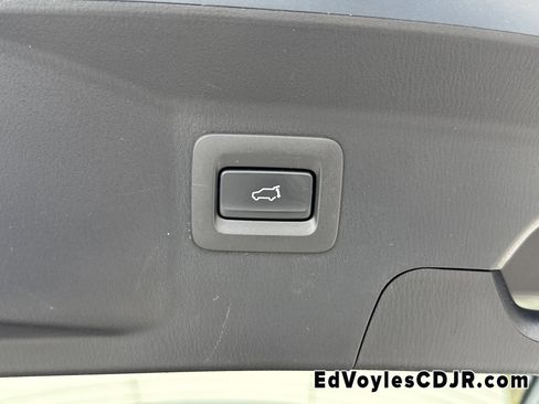 Used 2022 MAZDA CX-9 Carbon Edition image 26