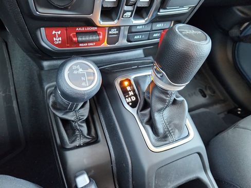 New 2026 Jeep Gladiator Mojave w/ Technology Group AWD/4WD image 12
