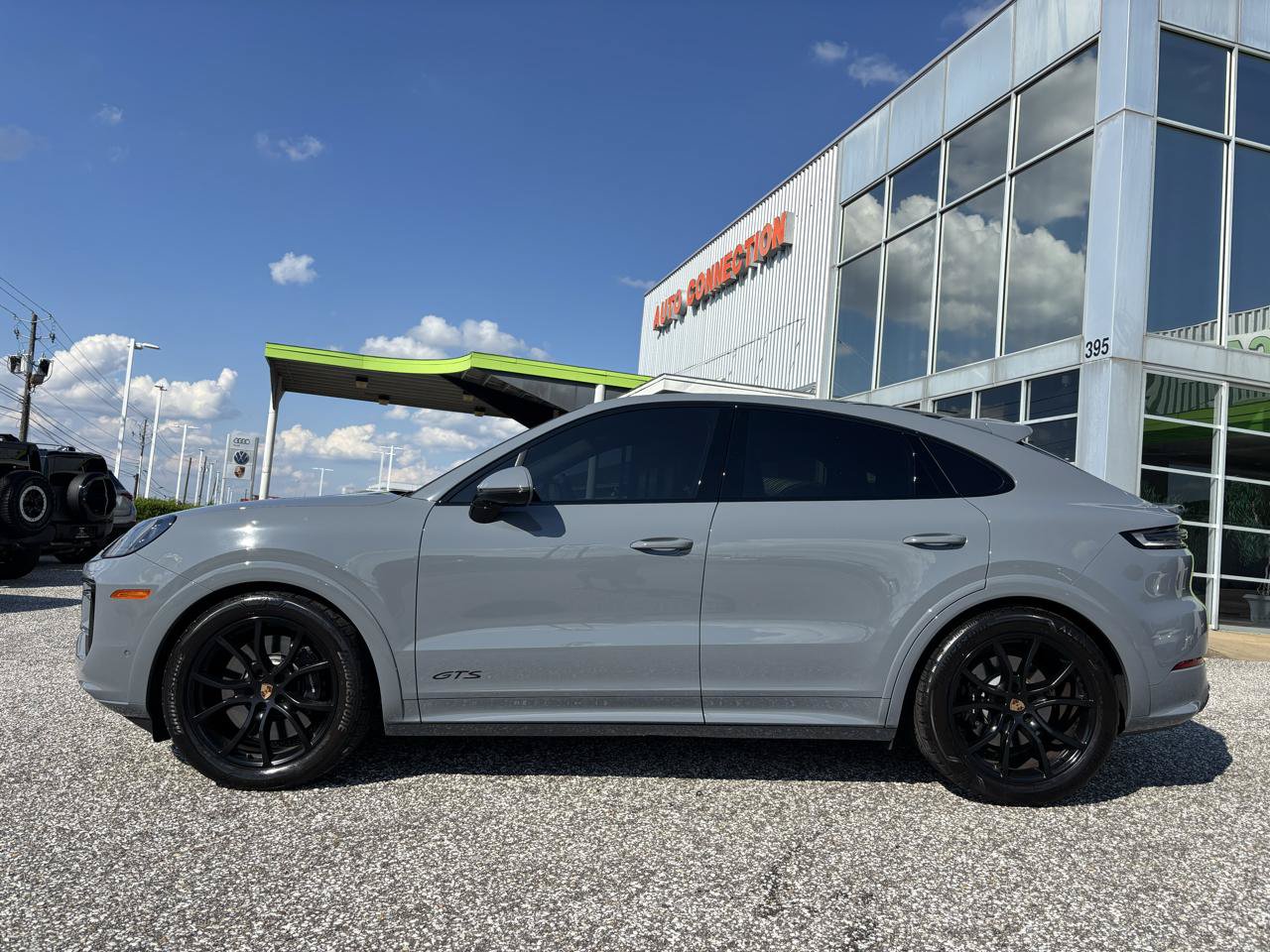 Used 2025 Porsche Cayenne GTS AWD/4WD image 3