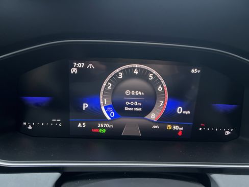 Used 2025 Volkswagen Jetta SE w/ Sunroof Package FWD image 19