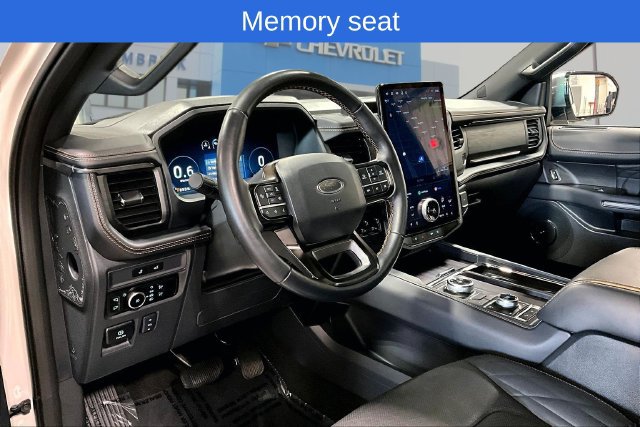 Used 2024 Ford Expedition Platinum AWD/4WD image 19