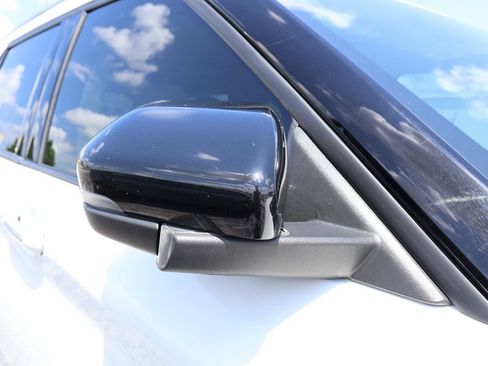 Used 2023 Ford Explorer Platinum AWD/4WD image 14