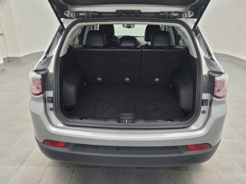 Used 2018 Jeep Compass Latitude image 29