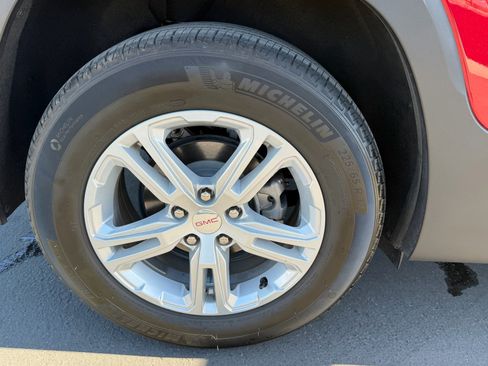 Used 2024 GMC Terrain SLE w/ Driver Convenience Package FWD image 26