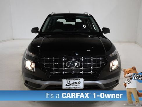 Certified 2025 Hyundai Venue SEL FWD image 3