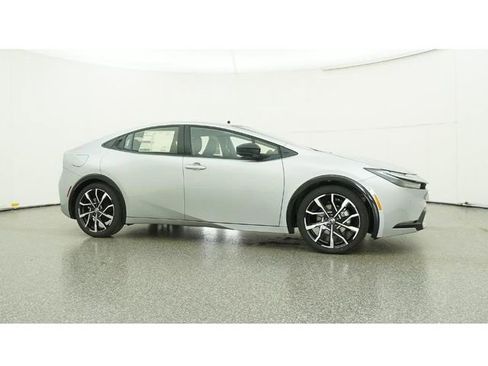 New 2026 Toyota Prius Plug-In Hybrid FWD image 28