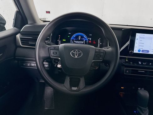 Used 2025 Toyota Camry LE image 17