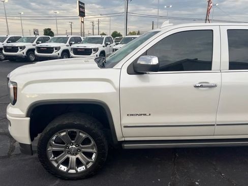 Used 2018 GMC Sierra 1500 Denali w/ Denali Ultimate Package AWD/4WD image 10