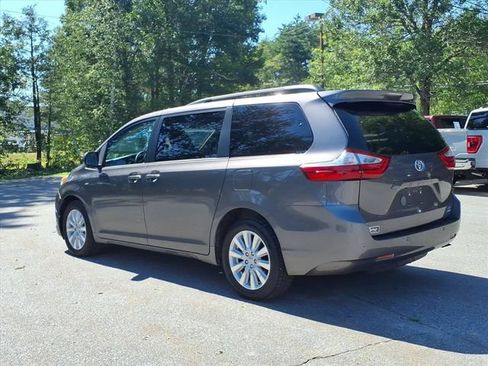 Used 2017 Toyota Sienna XLE w/ XLE Navigation Package AWD/4WD image 7