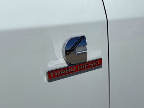 Used 2023 RAM 2500 Laramie AWD/4WD image 3