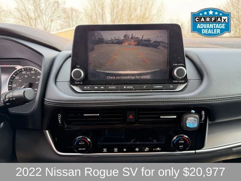Used 2022 Nissan Rogue SV AWD/4WD image 16