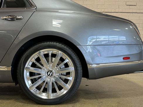 Used 2013 Bentley Mulsanne image 24