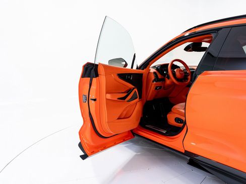 Used 2025 Aston Martin DBX 707 image 9