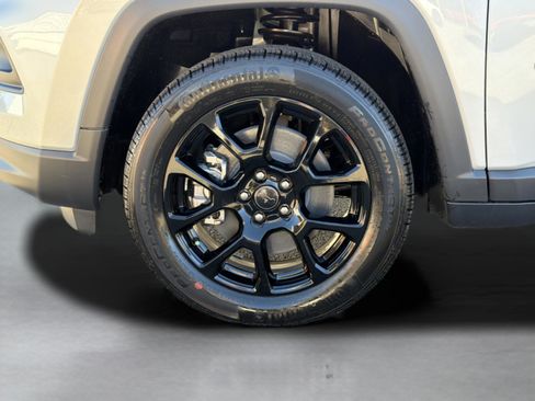 New 2026 Jeep Compass Latitude image 30