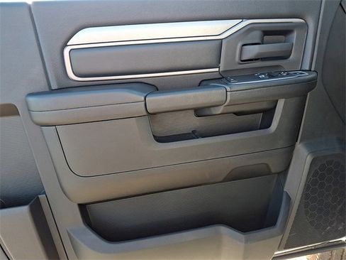 Used 2024 RAM 2500 Tradesman w/ Chrome Appearance Group image 12