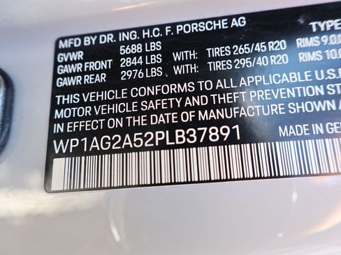 Certified 2023 Porsche Macan S AWD/4WD image 39