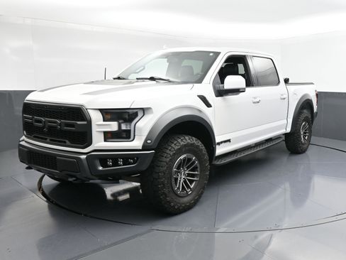 Used 2019 Ford F150 Raptor w/ Equipment Group 802A Luxury image 4