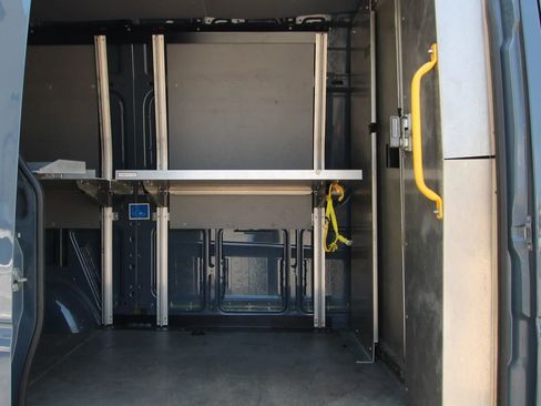 Used 2018 Mercedes-Benz Sprinter 2500 image 12