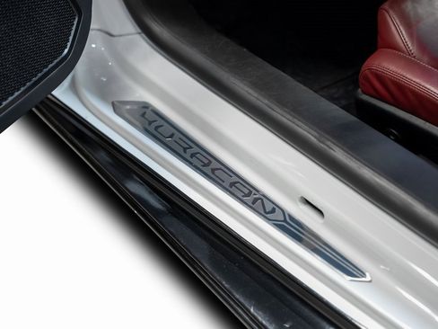 Used 2020 Lamborghini Huracan EVO image 54