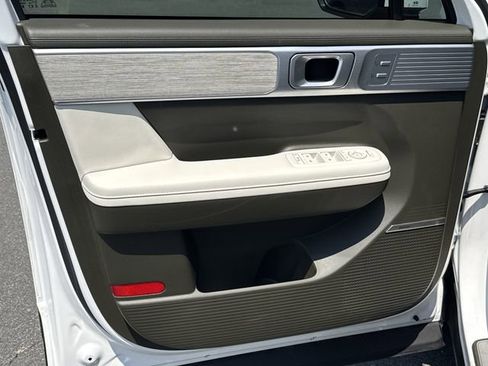 Used 2025 Hyundai Santa Fe Calligraphy FWD image 10