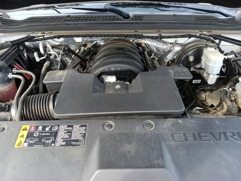 Used 2018 Chevrolet Suburban LT AWD/4WD image 39
