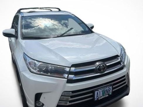 Used 2019 Toyota Highlander Limited Platinum AWD/4WD image 8