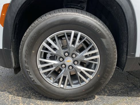 Used 2025 Chevrolet Traverse LT FWD image 52