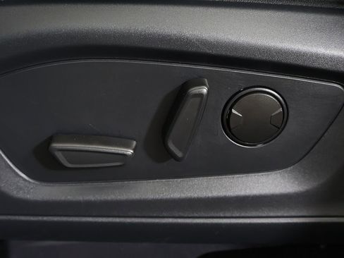 Used 2025 Ford Explorer Active AWD/4WD image 33
