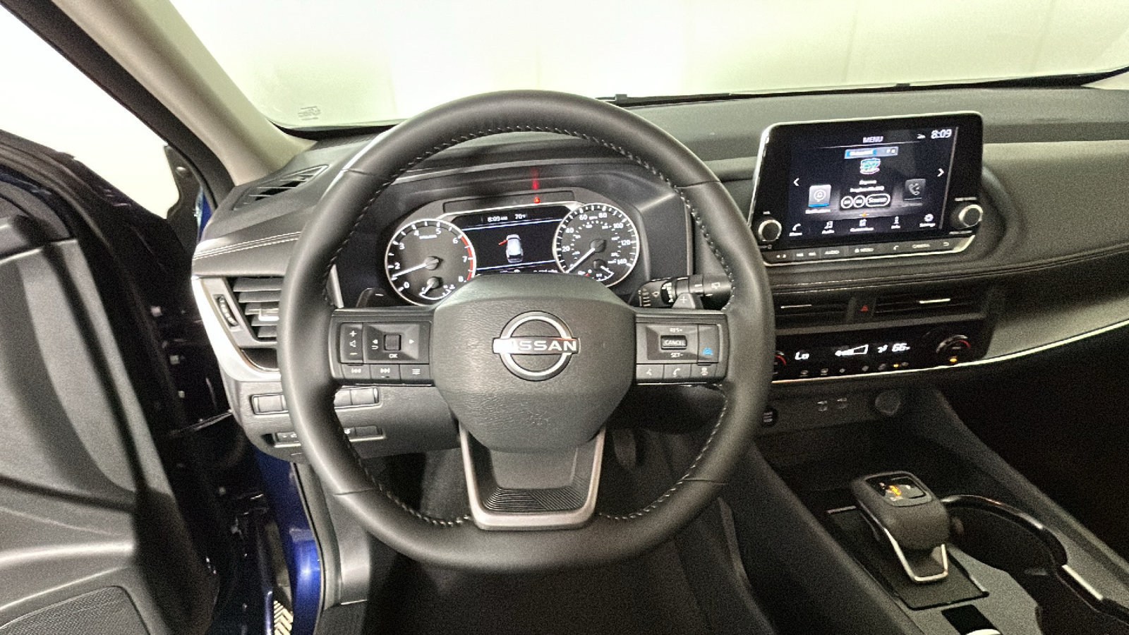 Certified 2026 Nissan Rogue SV AWD/4WD image 18