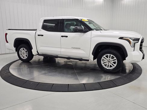 Used 2023 Toyota Tundra SR5 AWD/4WD image 7