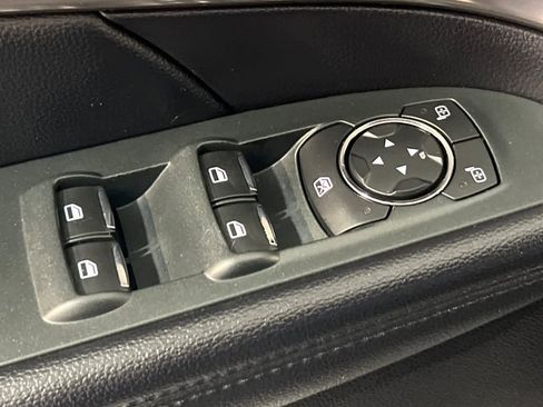 Used 2018 Ford Explorer XLT w/ Equipment Group 202A image 14