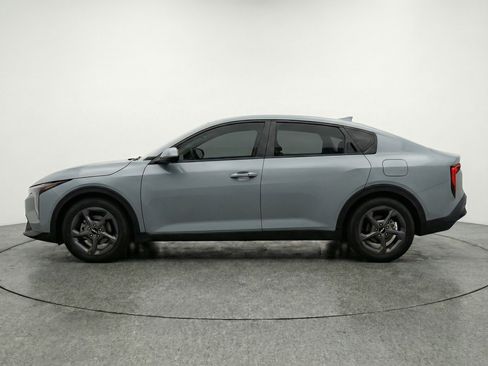 Used 2025 Kia K4 LXS image 5