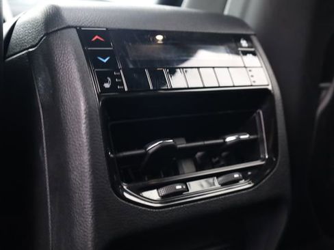 Used 2024 Jeep Grand Cherokee L Limited w/ Luxury Tech Group II image 31