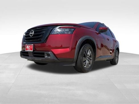 Used 2023 Nissan Pathfinder SV w/ Black Appearance Package AWD/4WD image 5