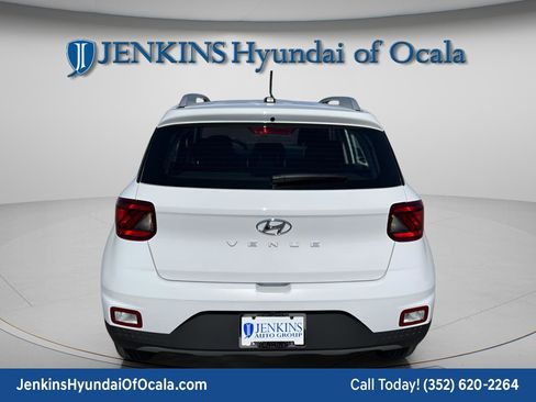 New 2025 Hyundai Venue SEL image 5