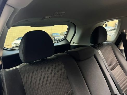 Used 2019 Nissan Rogue SV w/ Premium Package image 29