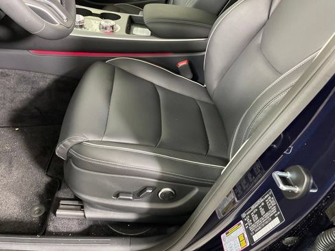 New 2026 Genesis GV70 2.5T Advanced AWD/4WD image 21