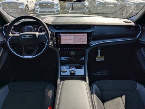 New 2026 Jeep Grand Cherokee 4WD image 16