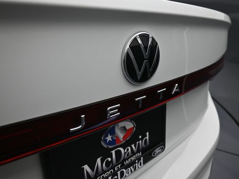 Used 2025 Volkswagen Jetta S image 11