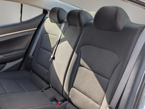 Used 2019 Hyundai Elantra SE w/ Cargo Package FWD image 16