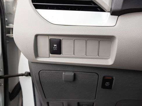 Used 2017 Toyota Sienna LE FWD image 13